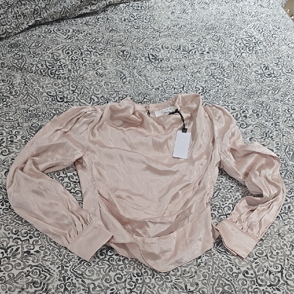 Elegant Cream Women's Elegant Top XS NWT